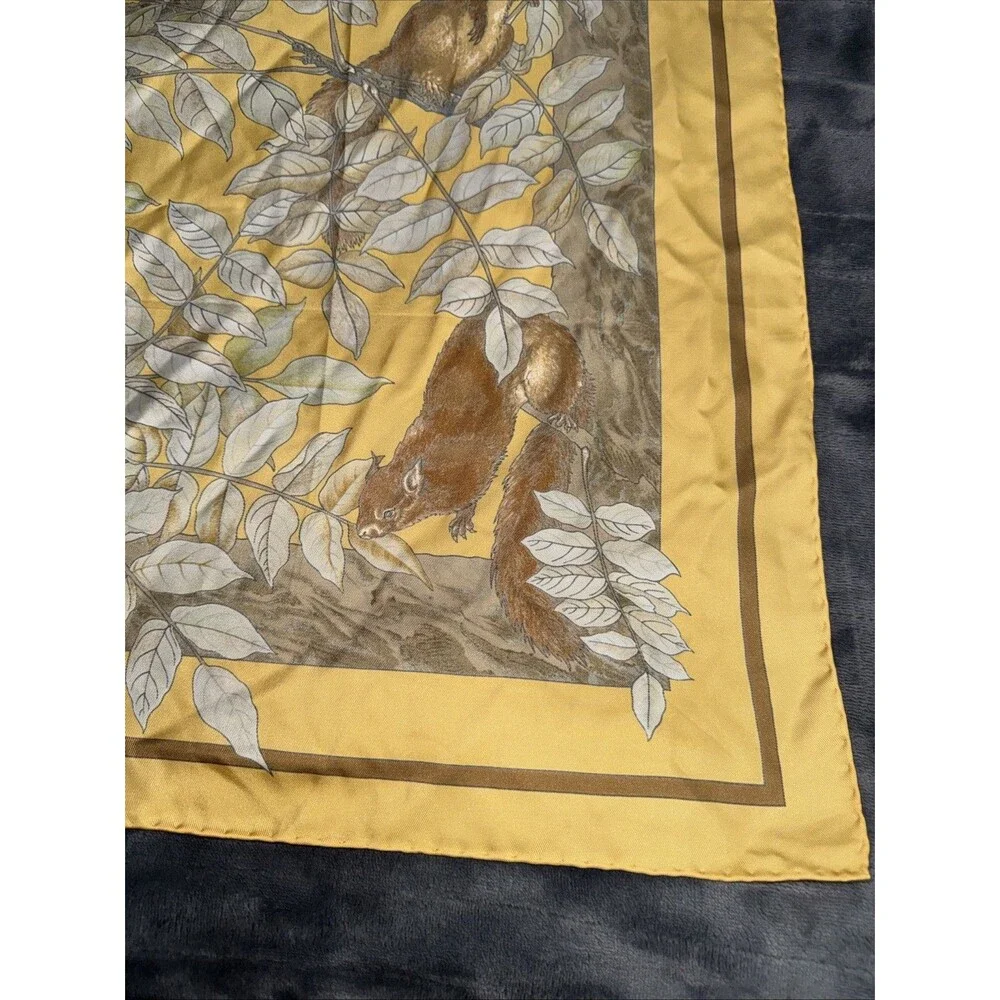 Authentic Vintage　HERMES SCARF 90 Casse Noisette